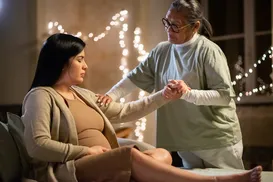 Parto humanizado: lei sancionada por Lula dá segurança jurídica às doulas na Bahia - Imagem