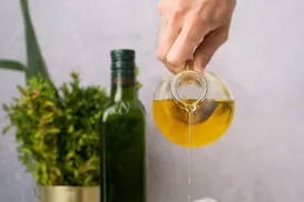 Perigo no prato: azeite de oliva tem venda suspensa em supermercados - Imagem