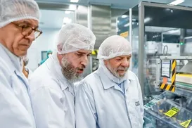 Pioneirismo: Brasil vai produzir insumo essencial para medicamentos - Imagem