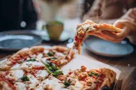 Pizza de liquidificador: aprenda a fazer receita prática em minutos - Imagem