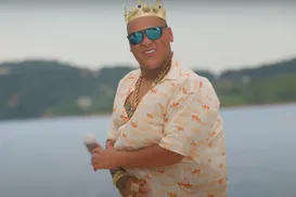 “Polícia me seguindo”, MC Ryan comentou em vídeo sobre saldo do banco - Imagem