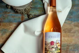 Por que restaurantes de Salvador estão criando os próprios vinhos e cachaças - Imagem