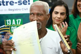 Prazo para tirar RG e certidões grátis no CadÚnico acaba sexta - Imagem