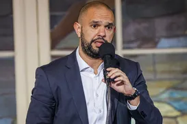 Presidente do Fluminense reclama de arbitragem e cita lance do Bahia - Imagem