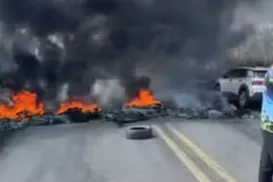 Produtores rurais fecham rodovia após conflitos por terras na Bahia - Imagem