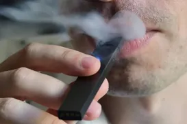 Projeto de lei pode proibir fumar em frente a escolas e hospitais - Imagem