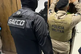 Quatro PMs são presos suspeitos de integrar milícia na Bahia - Imagem