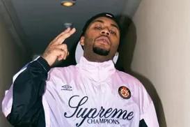 Rapper Orochi espanca influenciador durante briga em boate - Imagem