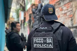 Suspeitos de homicídio são presos durante fuga na rodoviária de Salvador - Imagem