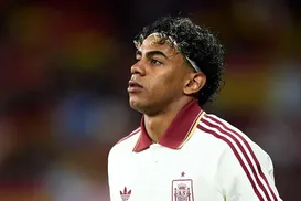 Torcida espanhola comete islamofobia e é repreendida por Yamal - Imagem