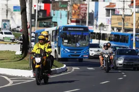 Trabalhadores que usam motocicletas terão aumento de 30% no salário - Imagem