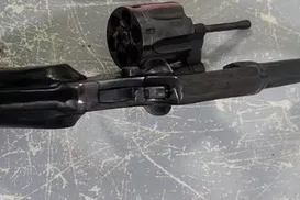 Tragédia: filho presencia mãe matar pai por causa de Wi-Fi - Imagem