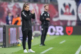 Treinadoras ainda são minoria no futebol feminino - Imagem