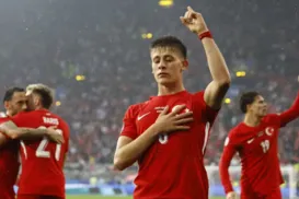 Turquia volta à Copa do Mundo pela primeira vez desde o ano do penta - Imagem