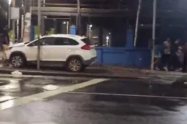 Vídeo: motorista perde controle e atinge ponto de ônibus em Salvador - Imagem