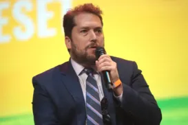 Visto negado por Lula a assessor de Trump repercute no mundo - Imagem