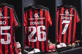 Vitória homenageia Wagner Moura antes de jogo no Barradão - Imagem