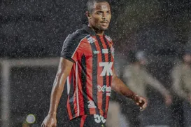 Vitória renova com lateral-direito e o empresta a clube da Série D - Imagem