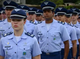 Aeronáutica abre concurso com salário de mais de R$9 mil e 272 vagas - Imagem