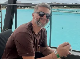 Ex-marido de Sandy sofre tentativa de assalto: “Cortes no pescoço” - Imagem