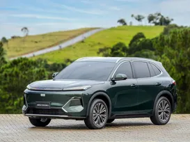 Geely lança SUV híbrido EX5 no Brasil com promessa de 1.300 km de autonomia - Imagem