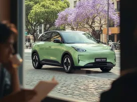 Guerra dos elétricos: Geely usa estratégia para concorrer com BYD - Imagem