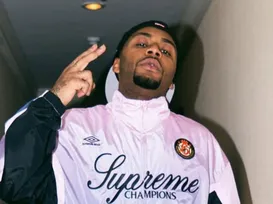 Rapper Orochi espanca influenciador durante briga em boate - Imagem