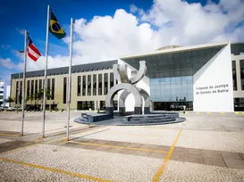 TJ-BA abre vagas de estágio com bolsas de até R$ 3 mil; veja cargos - Imagem