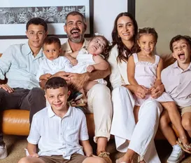 Mãe de 6, esposa de ator da Globo revela que filhos são missão religiosa - Imagem