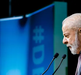 Lula guarda trunfos contra Flávio Bolsonaro para campanha eleitoral - Imagem