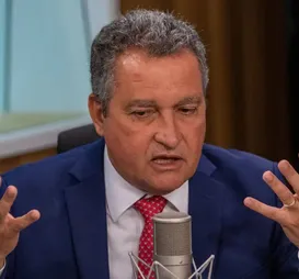 Rui Costa acusa Flávio Bolsonaro de entregar Brasil aos EUA - Imagem