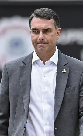 Empresário confirma repasse de R$ 134 milhões para filme de Jair Bolsonaro