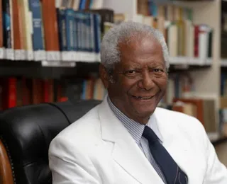 A Academia de Letras Jurídicas da Bahia homenageia Edvaldo Brito com a Medalha Orlando Gomes, sua mais alta distinção