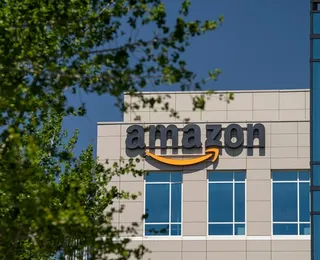 Amazon lança celular com IA para desbancar rivais Apple e Samsung