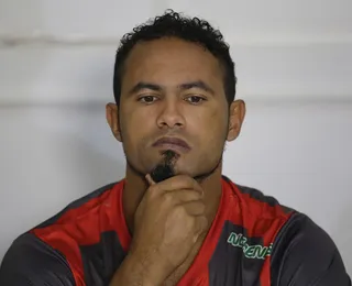 Após audiência de custódia, Justiça mantém prisão do goleiro Bruno