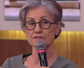 Após caso de transfobia, Cássia Kis presta depoimento em delegacia