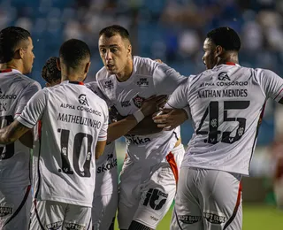 Atacante do Vitória encerra jejum de quase um ano sem marcar gols