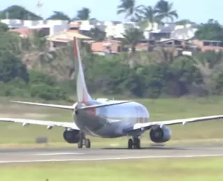 Avião estoura pneu em decolagem no Aeroporto de Salvador; veja vídeo