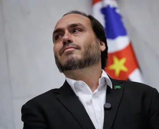 "Bumbum guloso": saiba quem foi o alvo de ofensas de Carlos Bolsonaro