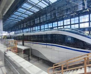 BYD assume linha de trem inacabada, faz teste e determina inauguração