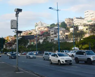 Caiu em radar escondido? Lei pode anular multas aplicadas a motoristas