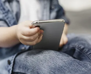 Celular: ferramenta de estudo ou risco para crianças e adolescentes?