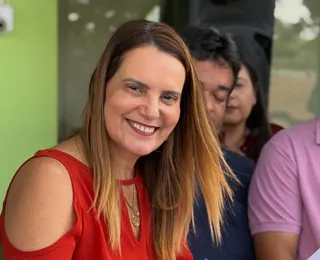 Cotada a vice-governadora da Bahia explica candidatura do marido e acordo com aliados