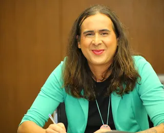 Deputada sai em defesa de menina trans convocada para o Exército