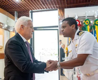 Desembargador Sérgio Cafezeiro é homenageado pelas Forças Armadas em Salvador