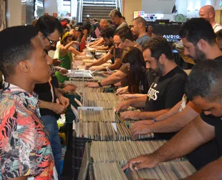 DJs e mil discos: Feira do Vinil movimenta o centro de Salvador neste sábado