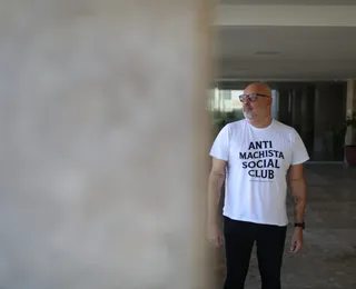 "É difícil falar de machismo sem considerar o racismo", diz educador
