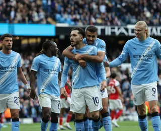 Em duelo direto, Manchester City supera Arsenal e depende só de si pelo título