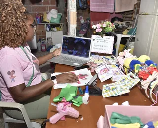 De laços a crochê: mães atípicas empreendem para sobreviver