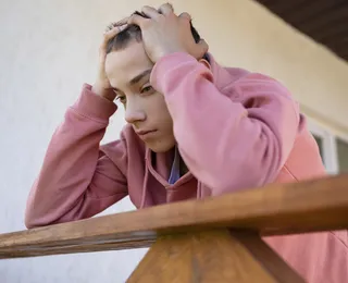 Estresse na adolescência pode causar mudanças permanents no cérebro